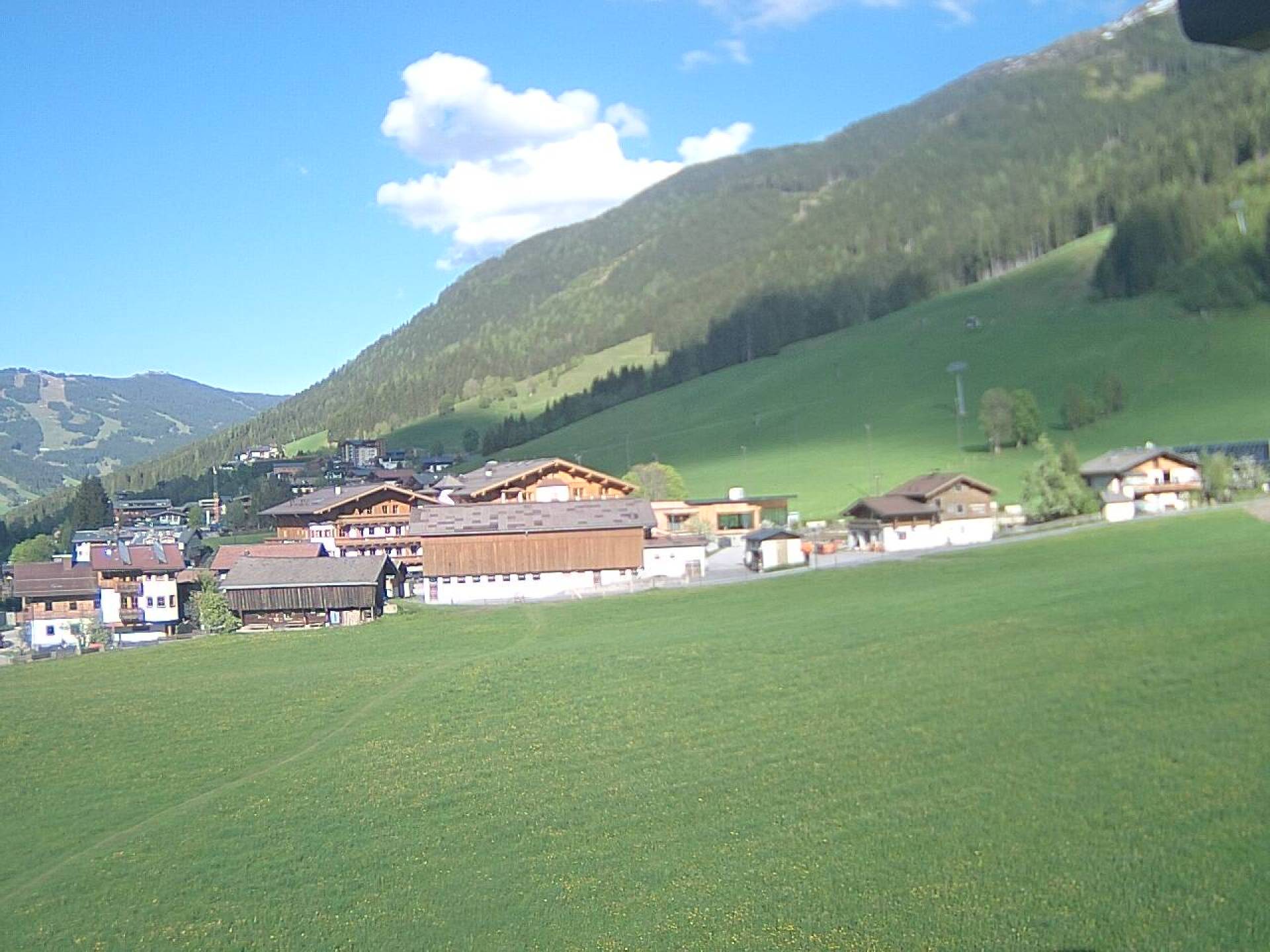 19:00